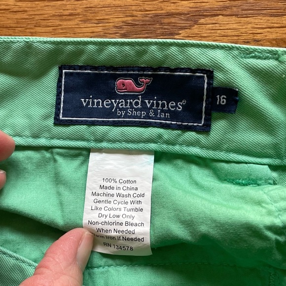 Vineyard Vines Green Club Pants- size 16- no stains- 100% cotton - Picture 6 of 9